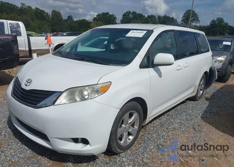 2014 Toyota Sienna Le V6 8 Passenger from USA, damaged, VIN 5TDKK3DC7ES447504
